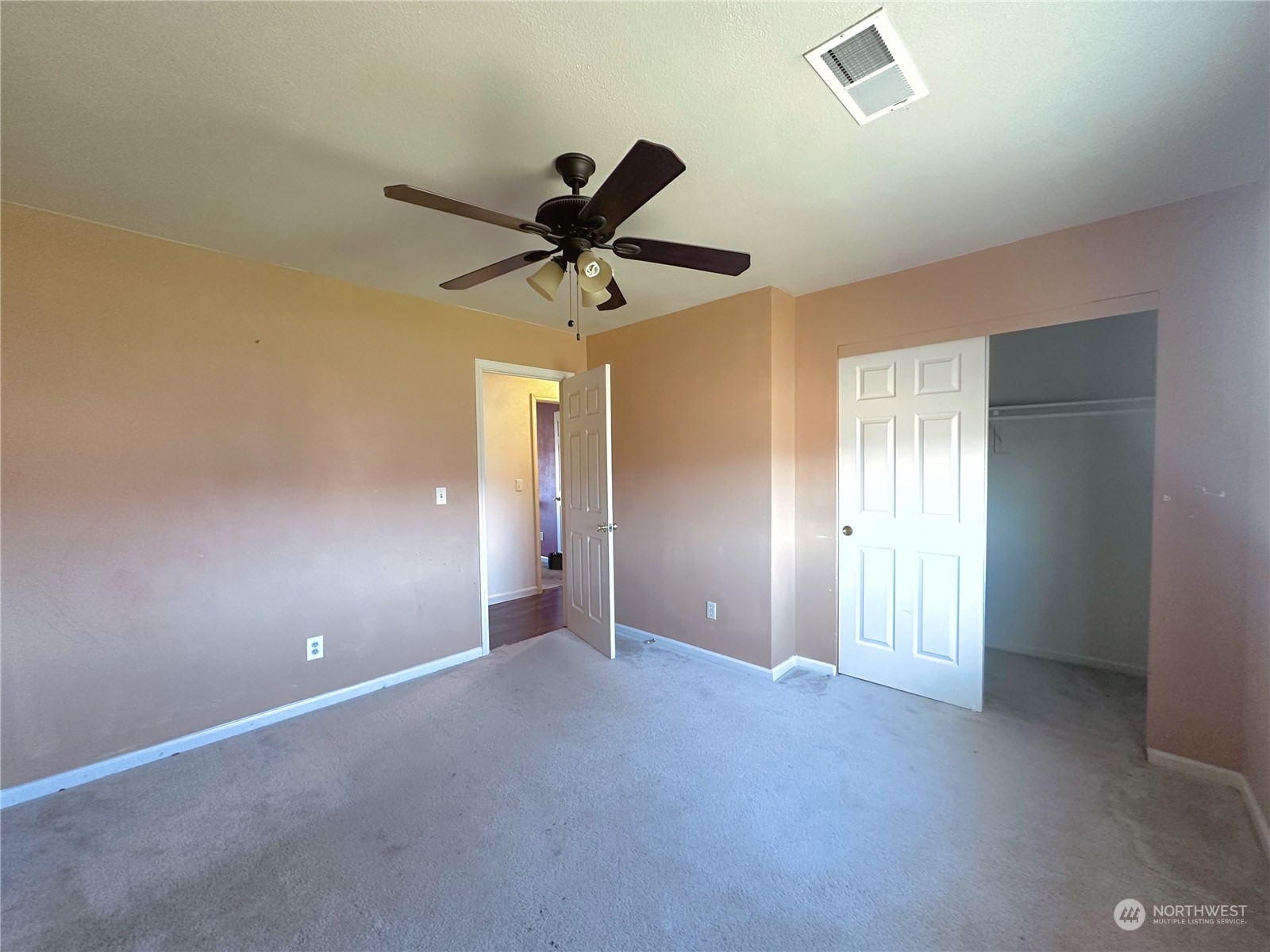 19 Jess Botello Place Riverside, WA 98849 - Photo 14 of 30 a view of an empty room and a ceiling fan