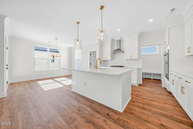 $925,000 | 209 West Maple Avenue, Holly Springs, NC 27540