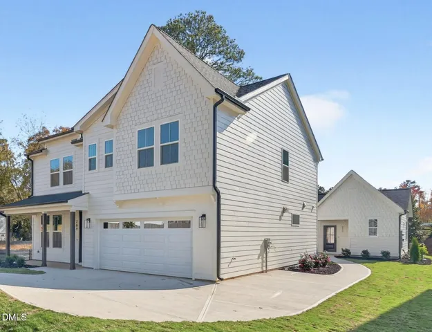 $925,000 | 209 West Maple Avenue, Holly Springs, NC 27540