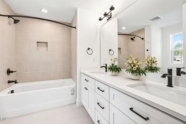 $925,000 | 209 West Maple Avenue, Holly Springs, NC 27540