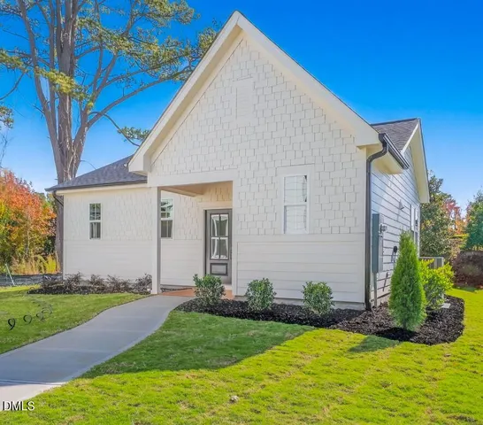 $925,000 | 209 West Maple Avenue, Holly Springs, NC 27540