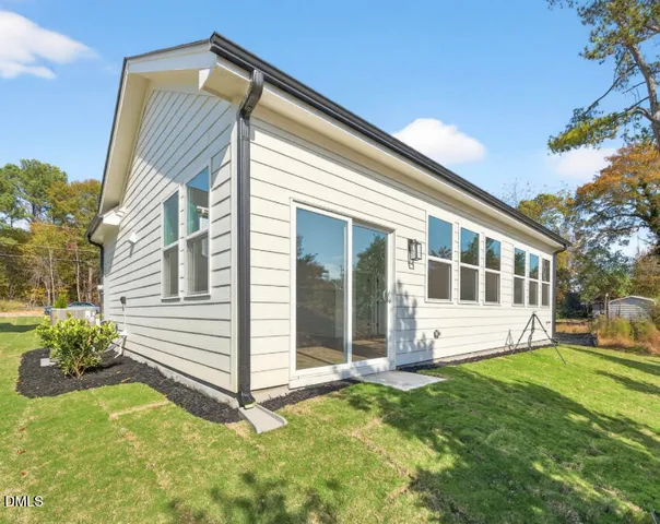 $925,000 | 209 West Maple Avenue, Holly Springs, NC 27540