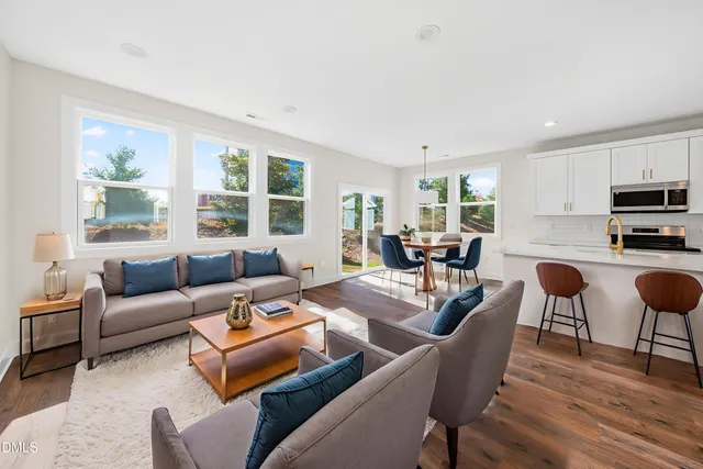 $925,000 | 209 West Maple Avenue, Holly Springs, NC 27540