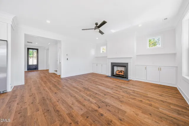 $925,000 | 209 West Maple Avenue, Holly Springs, NC 27540