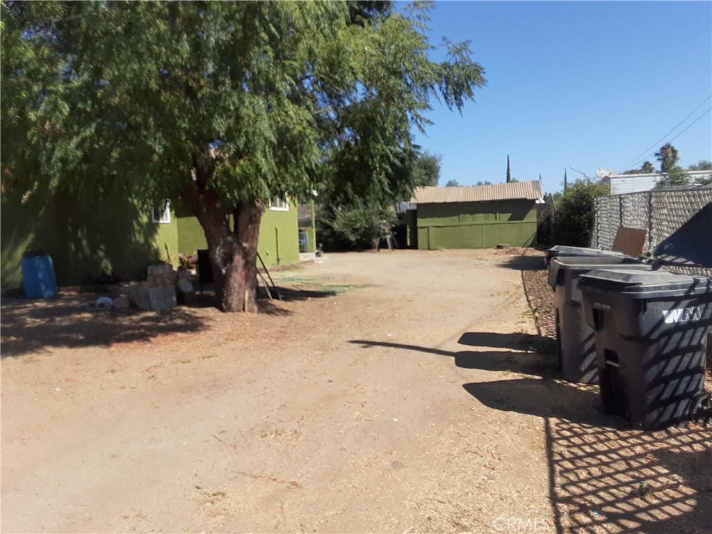 18475 Carroll Street Perris, CA 92570 - Photo 7 of 37