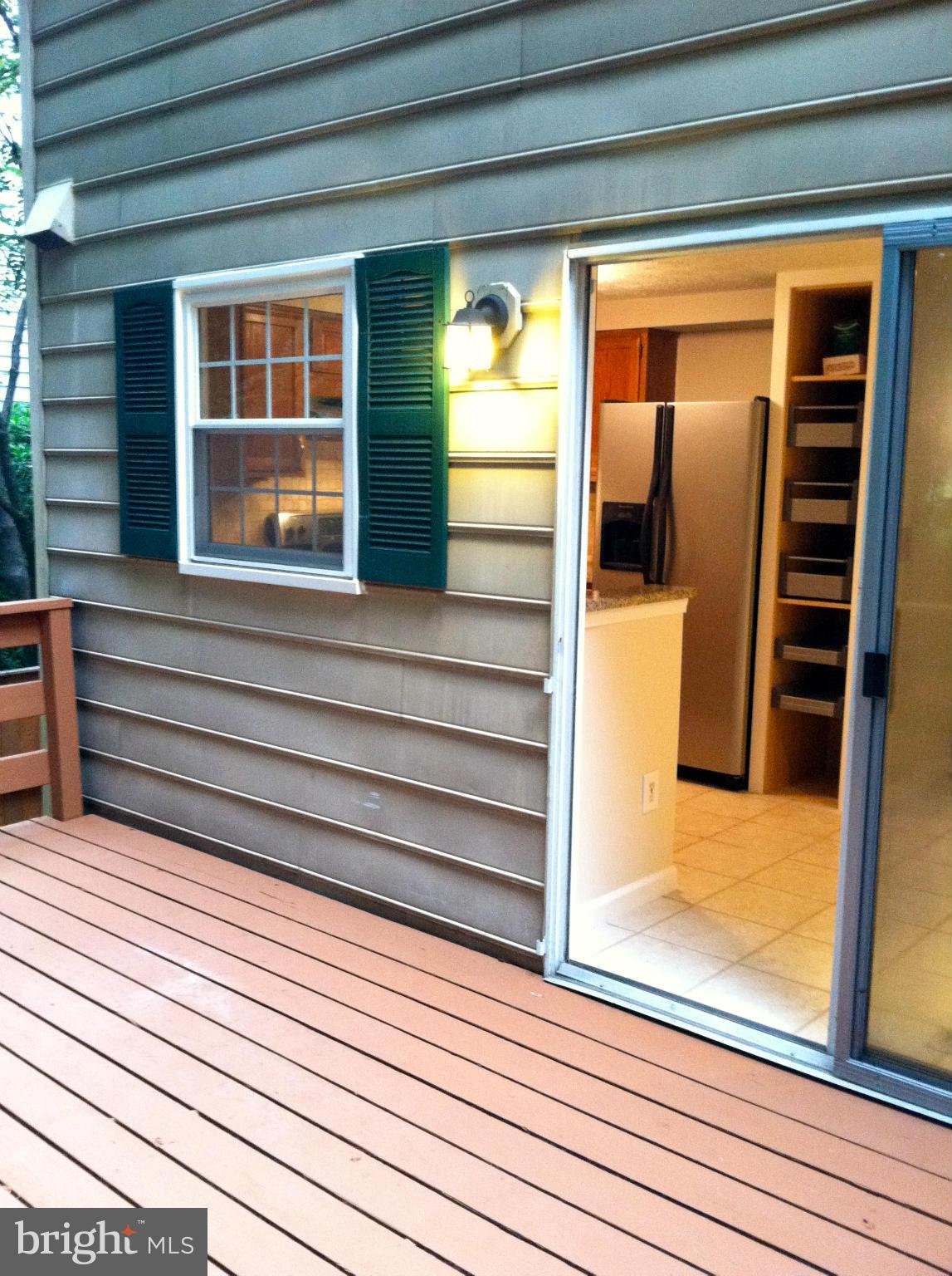 11768 Bayfield Court Reston, VA 20194 - Photo 3 of 18 Exterior Deck