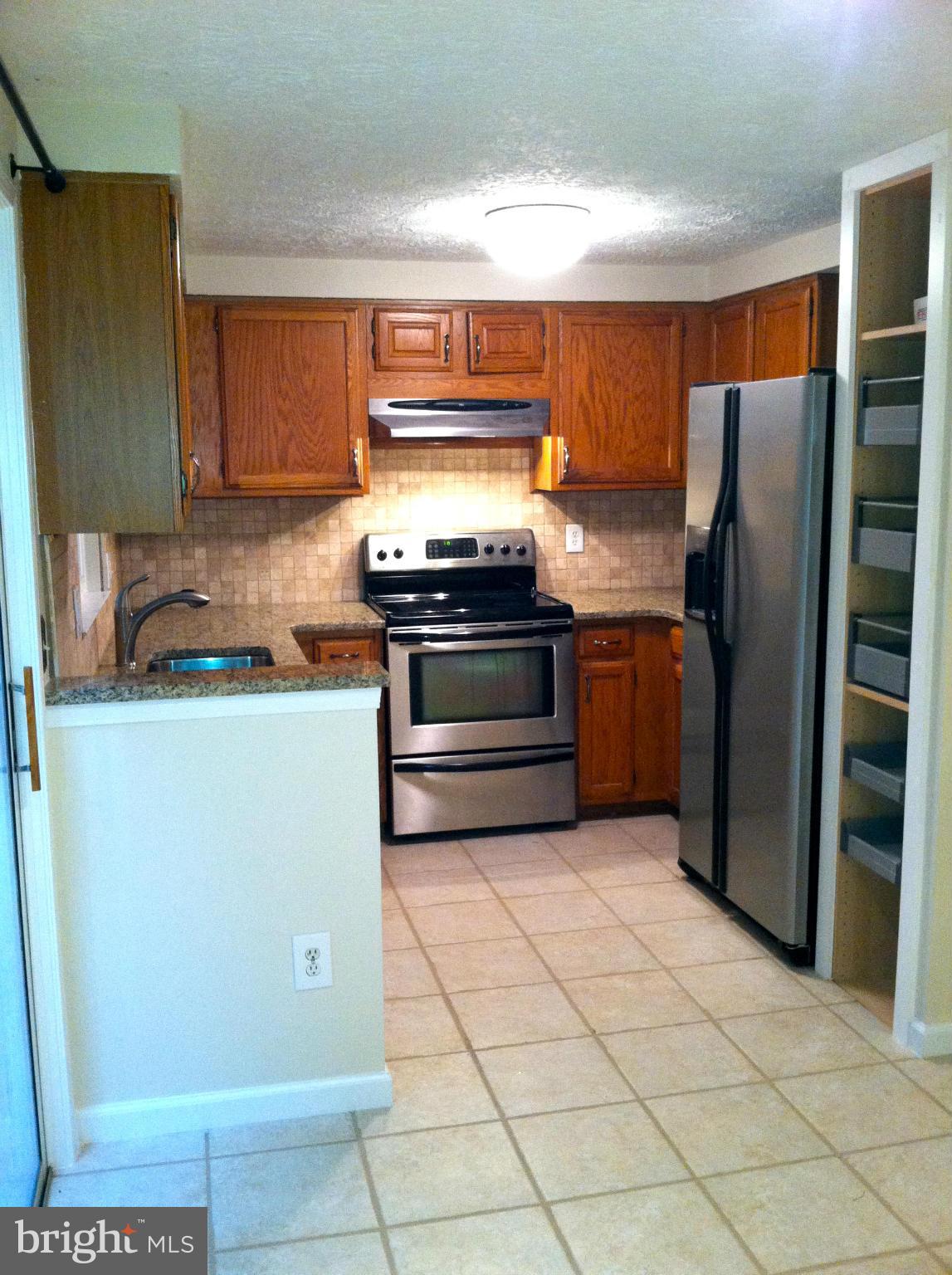11768 Bayfield Court Reston, VA 20194 - Photo 9 of 18 Kitchen