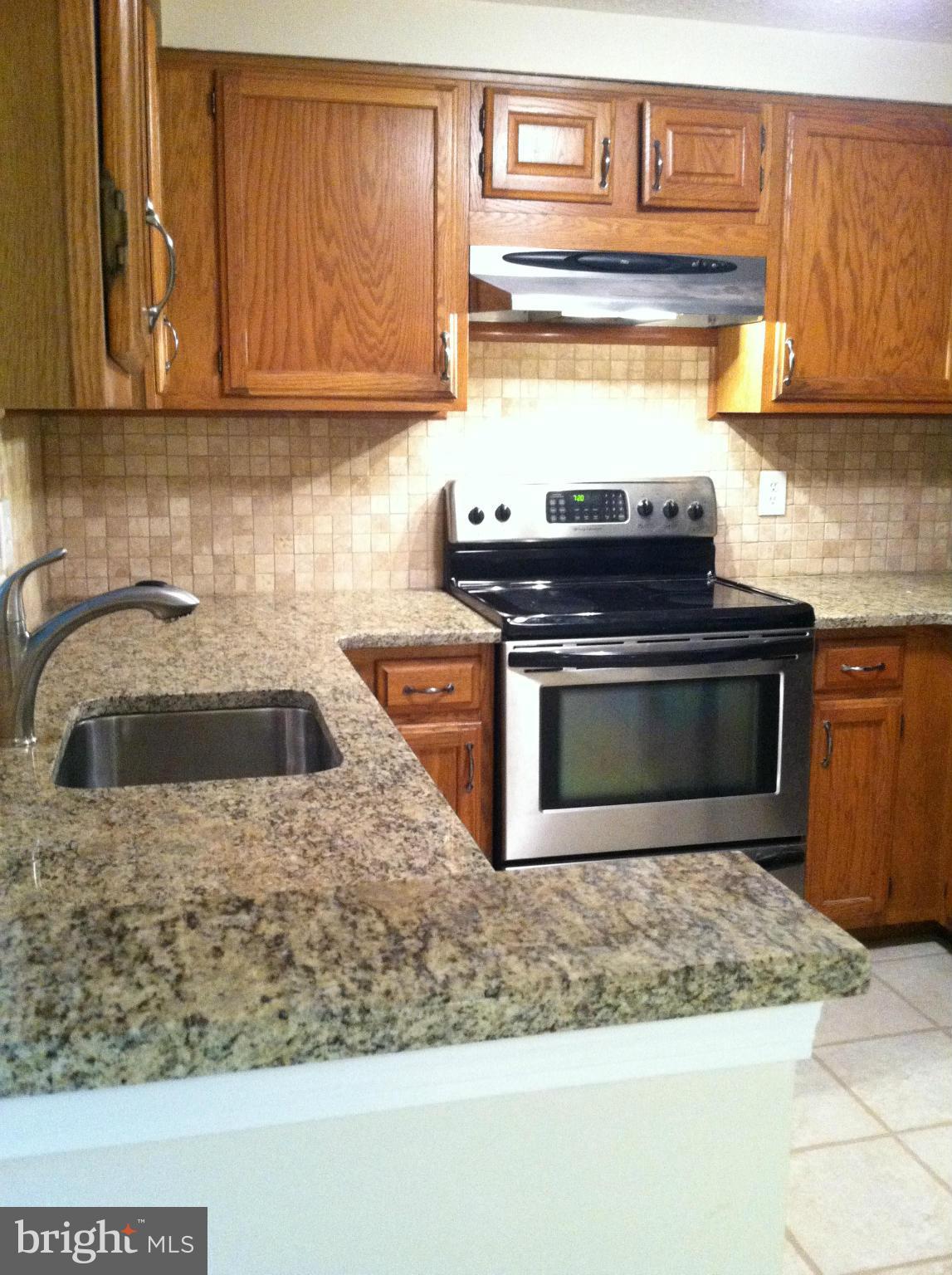 11768 Bayfield Court Reston, VA 20194 - Photo 10 of 18 Kitchen