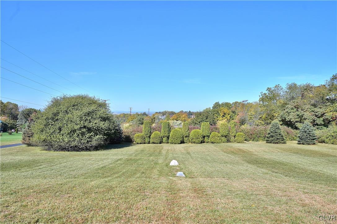4740 Shimerville Road Emmaus, PA 18049 - Photo 6 of 34 Gallery Image 6