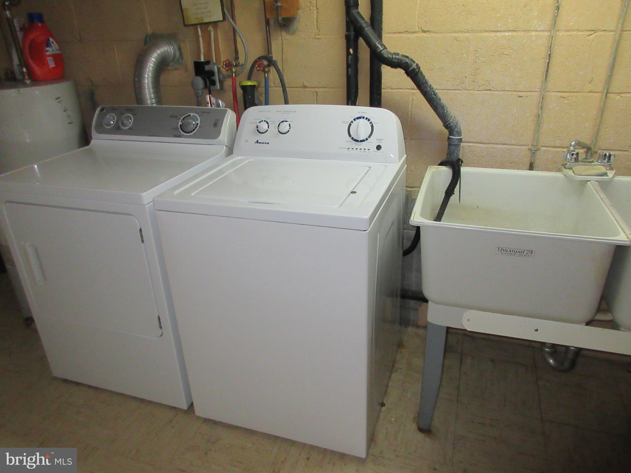 21 Washington Road New Freedom, PA 17349 - Photo 13 of 22 Washer, dryer, fridge and home warranty included!