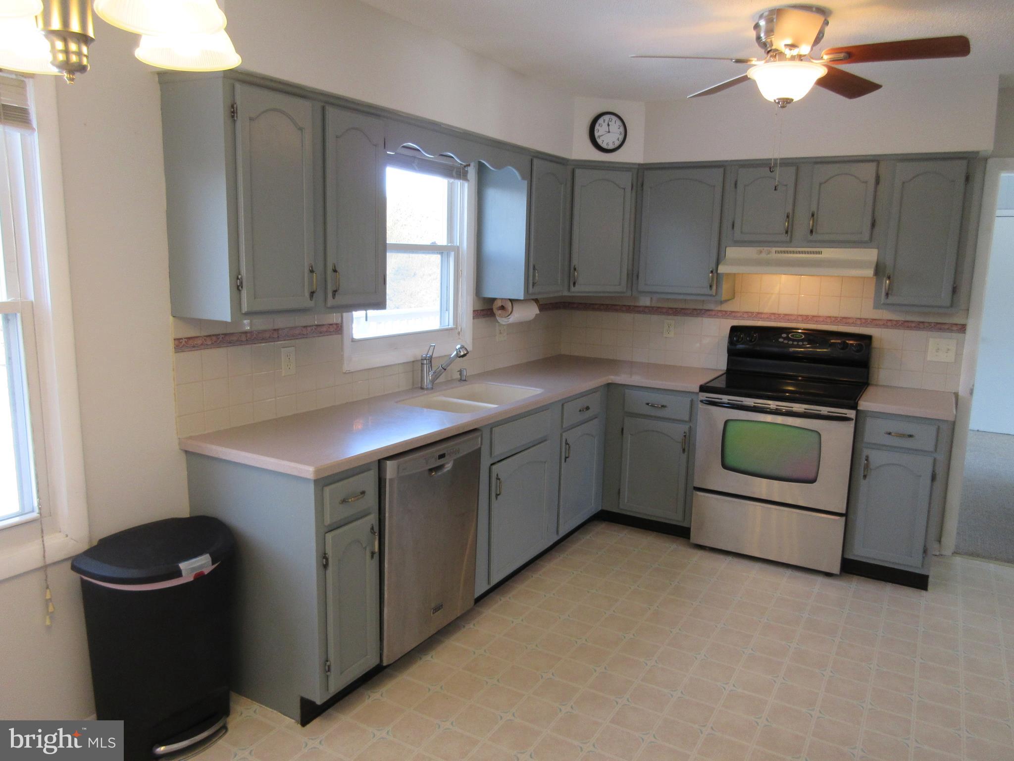 21 Washington Road New Freedom, PA 17349 - Photo 3 of 22 Gallery Image 3