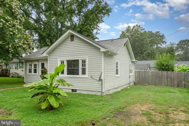 $282,900 | 143 5th Street, Colonial Beach, VA 22443