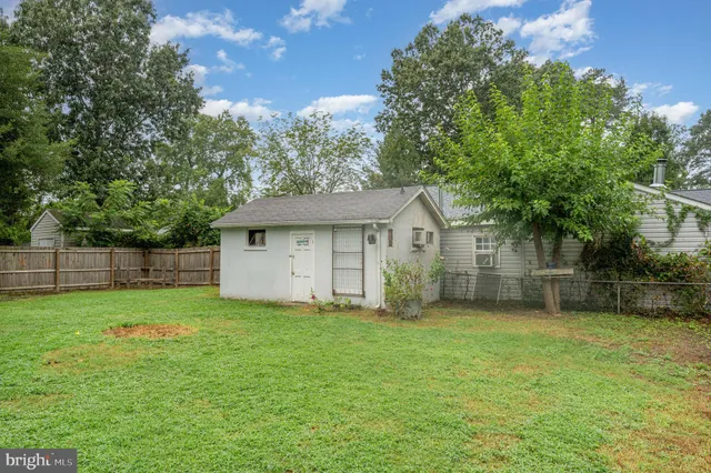 $282,900 | 143 5th Street, Colonial Beach, VA 22443