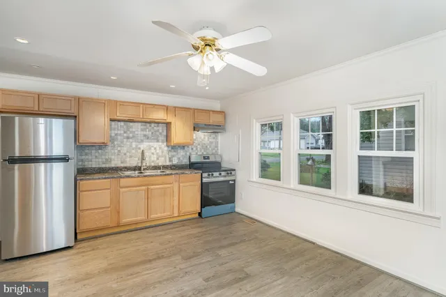 $282,900 | 143 5th Street, Colonial Beach, VA 22443