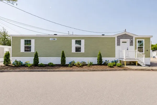 $179,900 | 1346 Newport Avenue, Unit A3, Attleboro, MA 02703
