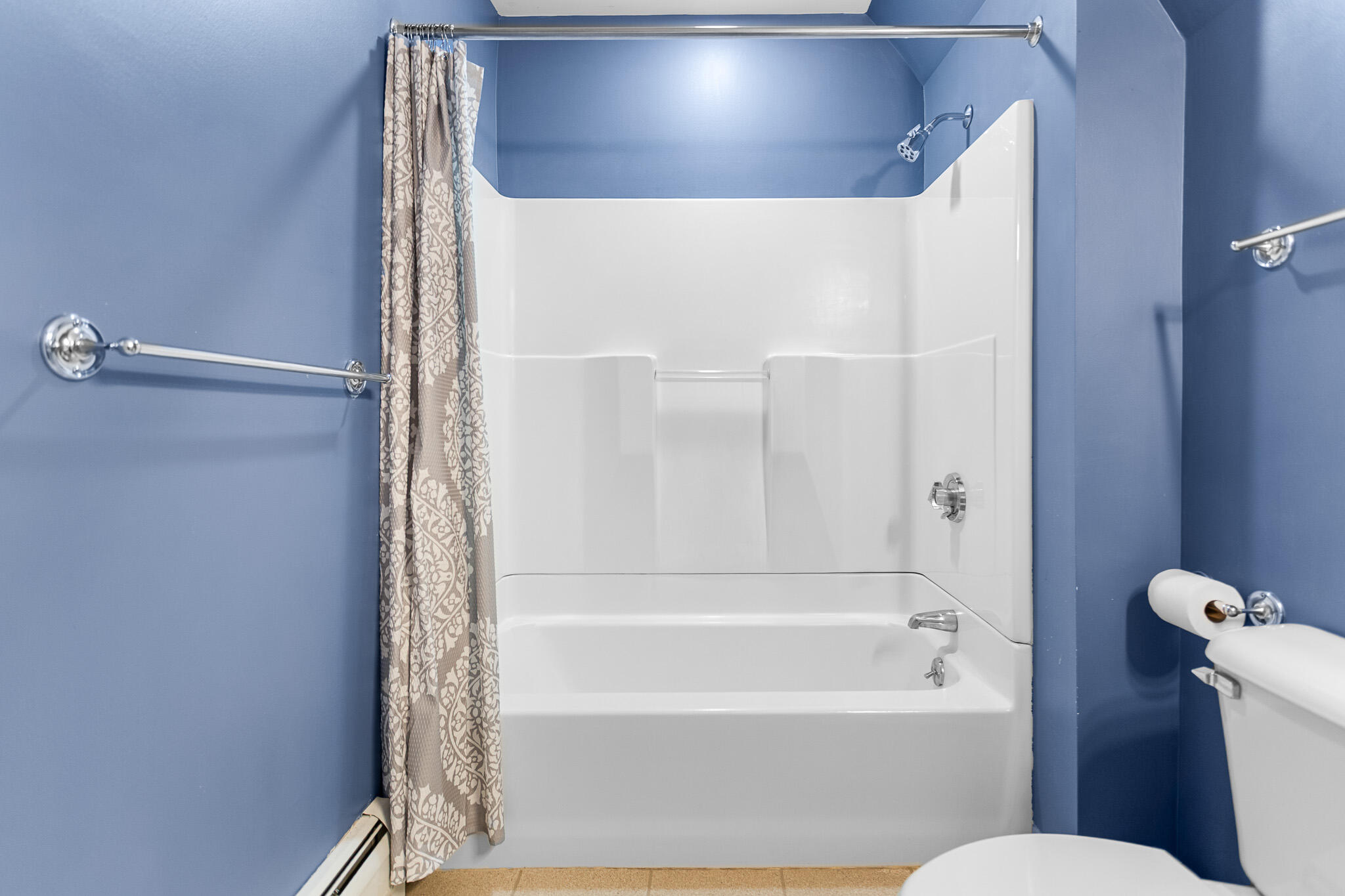 20 Springbrook Drive, Unit C Belfast, ME 04915 - Photo 27 of 40 Full Bathroom