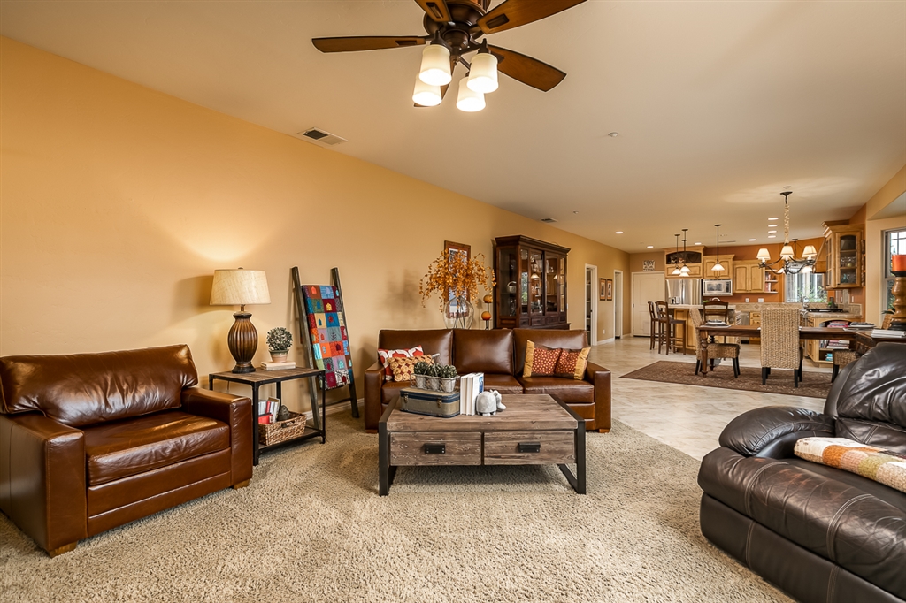 9148 Pinzolo Point Lakeside, CA 92040 - Photo 11 of 25 Gallery Image 11