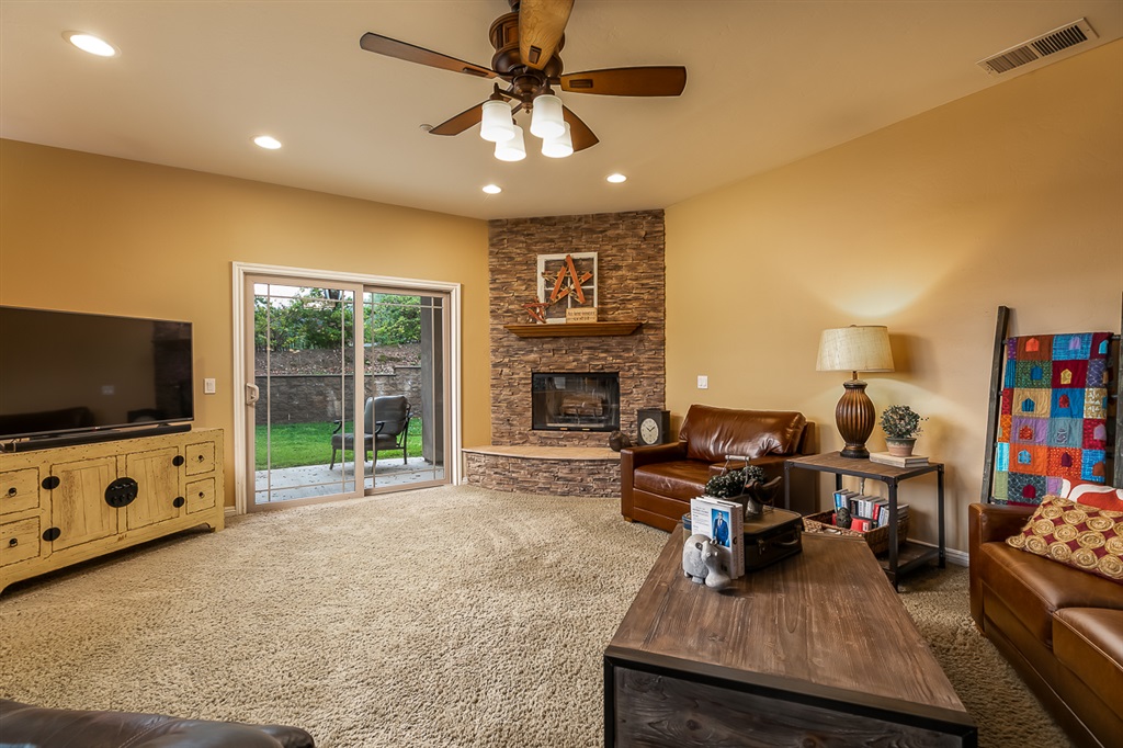 9148 Pinzolo Point Lakeside, CA 92040 - Photo 12 of 25 Gallery Image 12