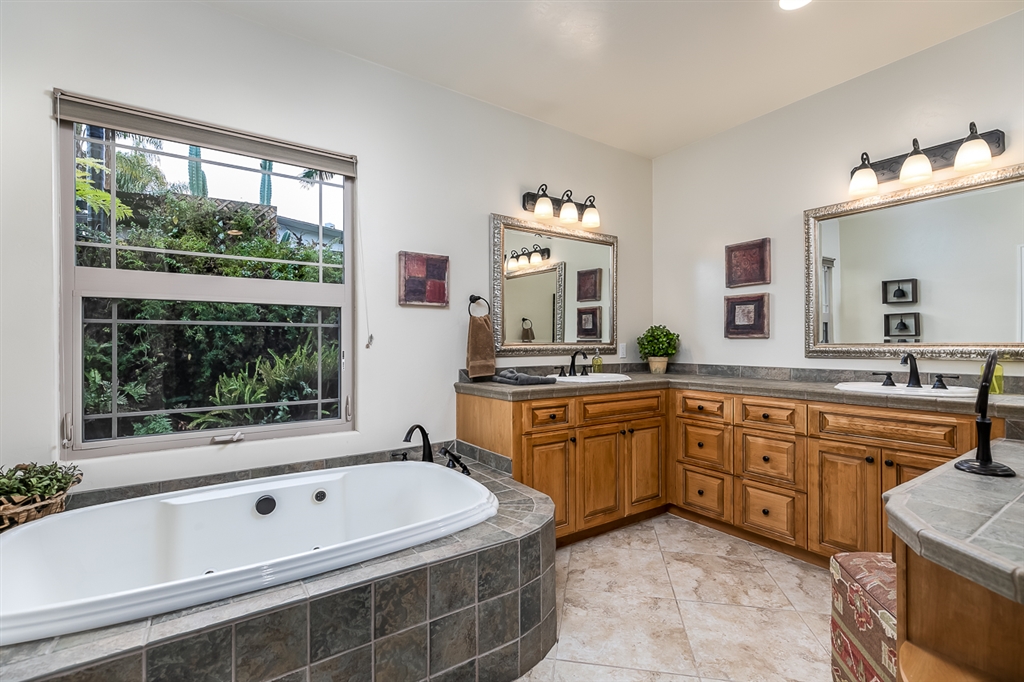 9148 Pinzolo Point Lakeside, CA 92040 - Photo 19 of 25 Gallery Image 19