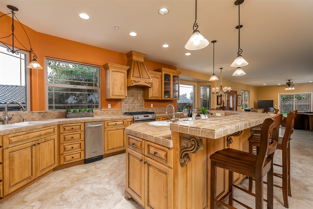 9148 Pinzolo Point Lakeside, CA 92040 - Photo 10 of 25 Gallery Image 10