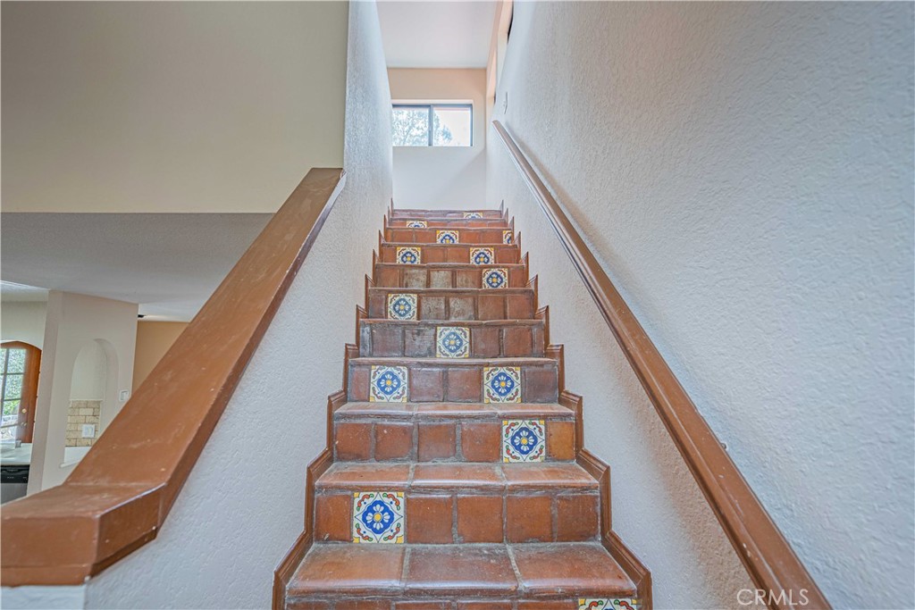 48703 De Luz Road Temecula, CA 92590 - Photo 18 of 36 a view of entryway