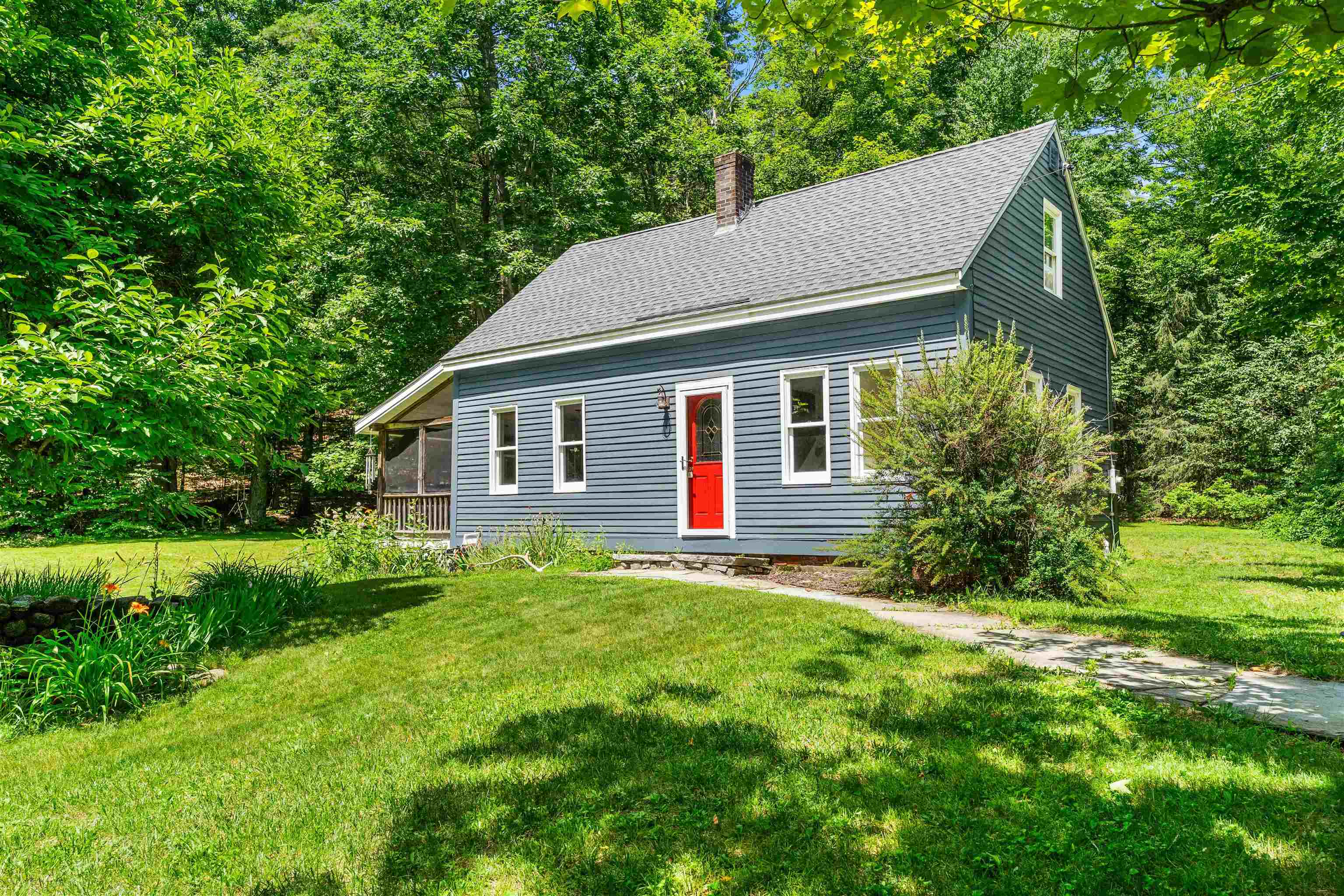 1811 Hopkinton Road Hopkinton, NH 03229 - Photo 1 of 53