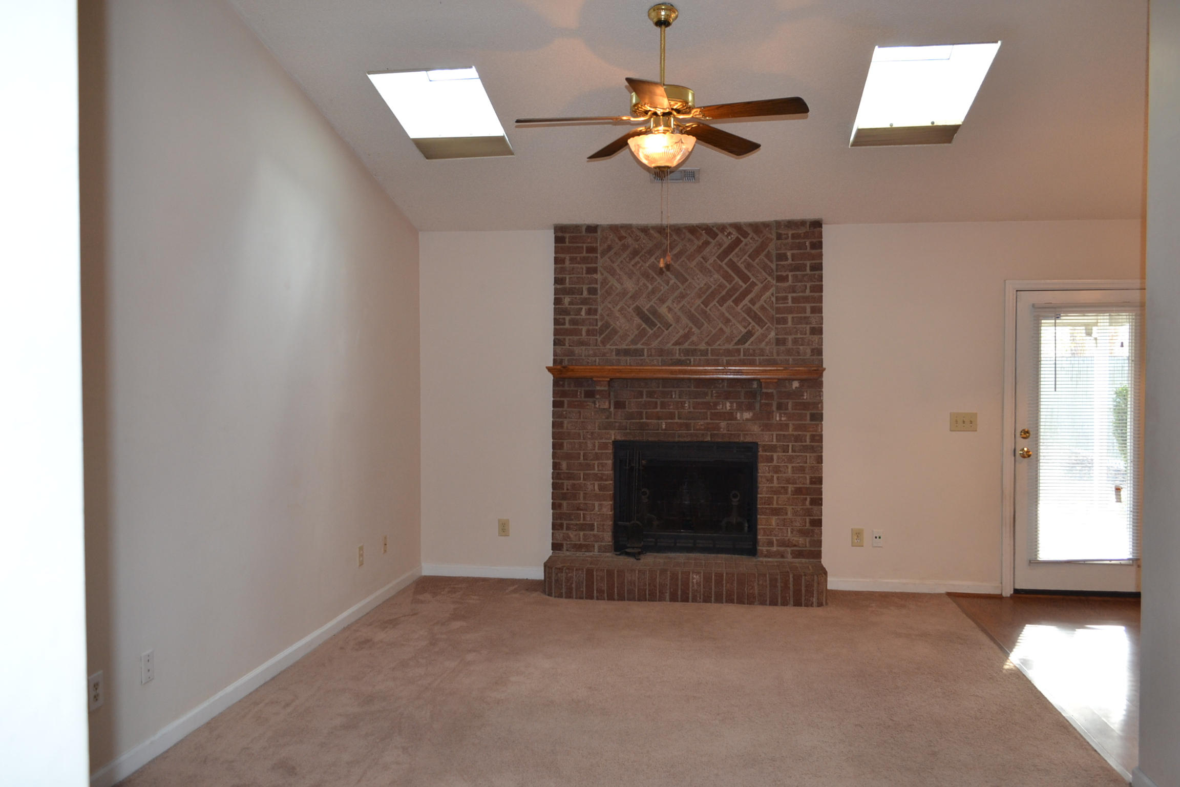 9870 Levenshall Drive Ladson, SC 29456 - Photo 2 of 25 DSC_0014