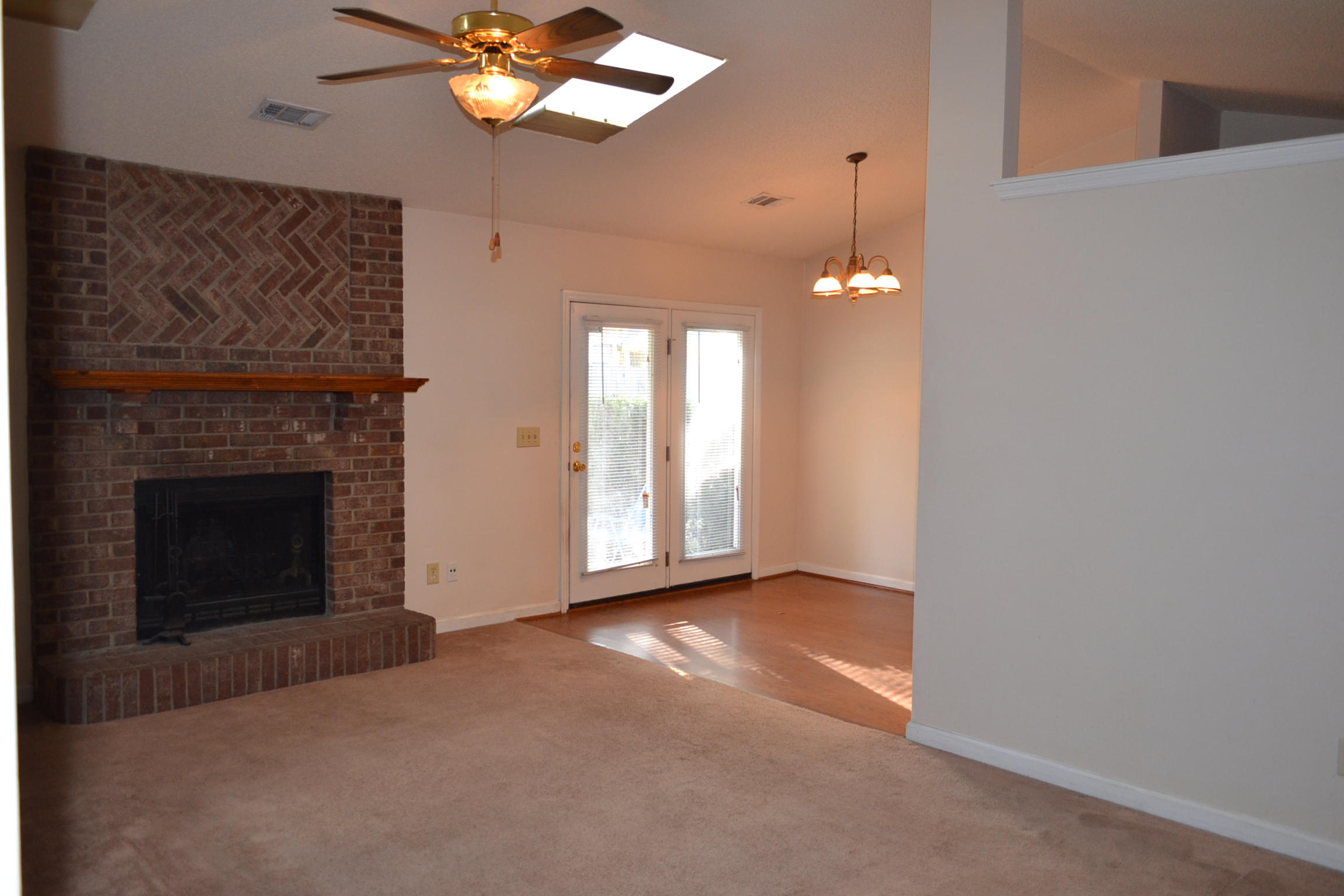 9870 Levenshall Drive Ladson, SC 29456 - Photo 3 of 25 DSC_0015