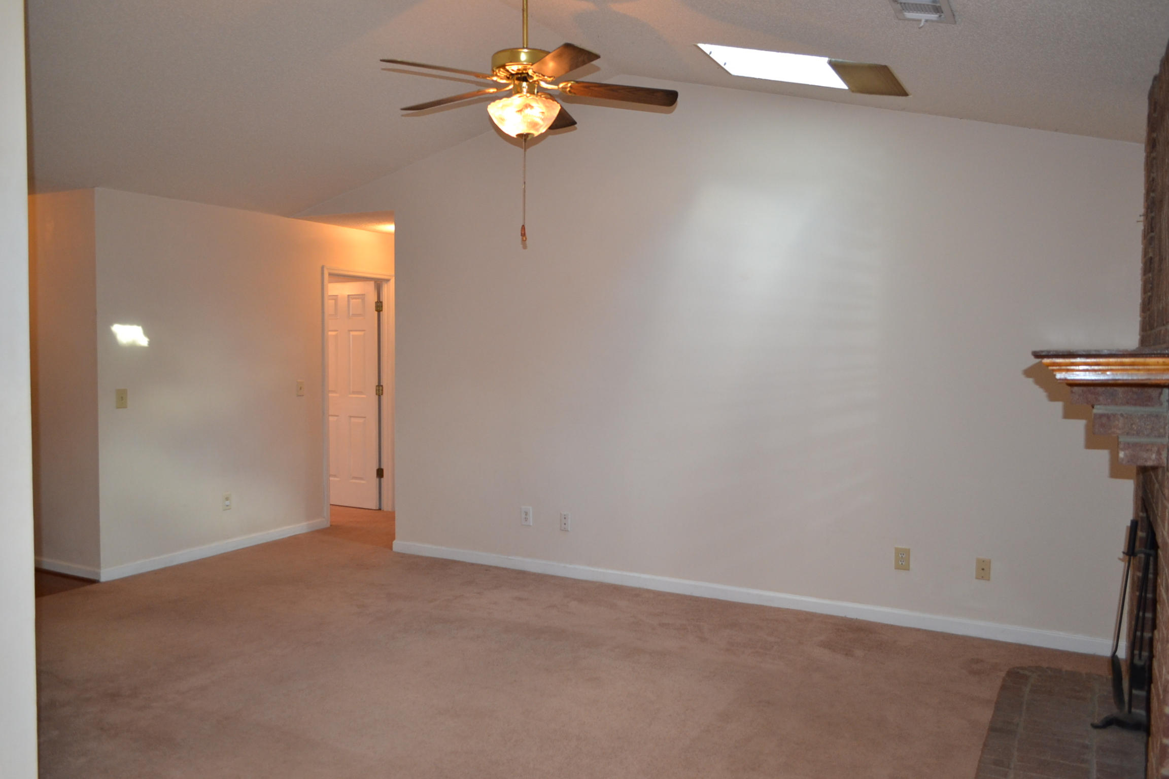 9870 Levenshall Drive Ladson, SC 29456 - Photo 5 of 25 DSC_0016