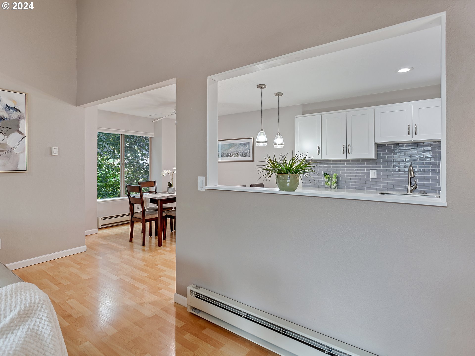 86 Kingsgate Road, Unit C201 Lake Oswego, OR 97035 - Photo 11 of 48 Dining Area