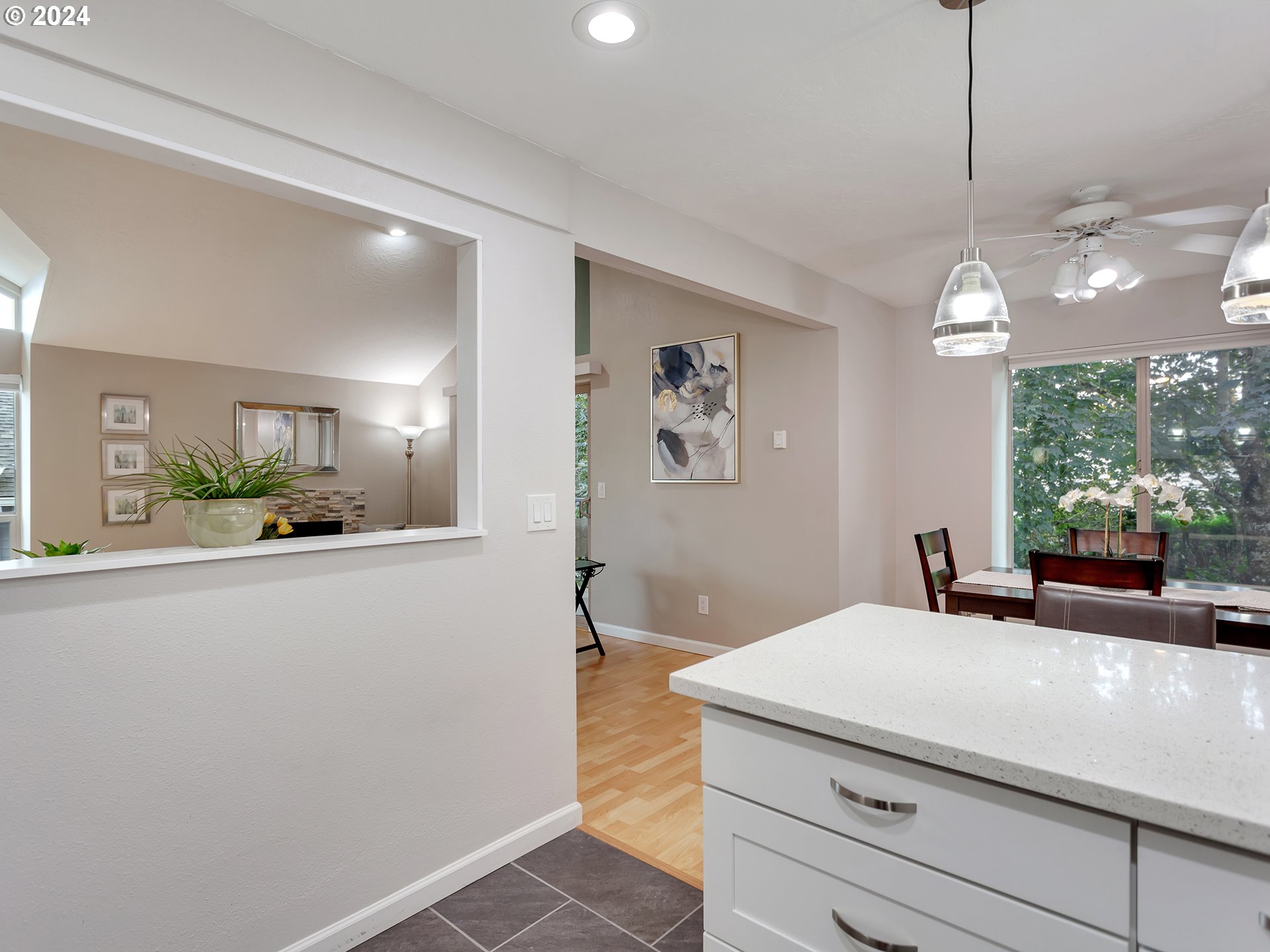 86 Kingsgate Road, Unit C201 Lake Oswego, OR 97035 - Photo 16 of 48 Gallery Image 16