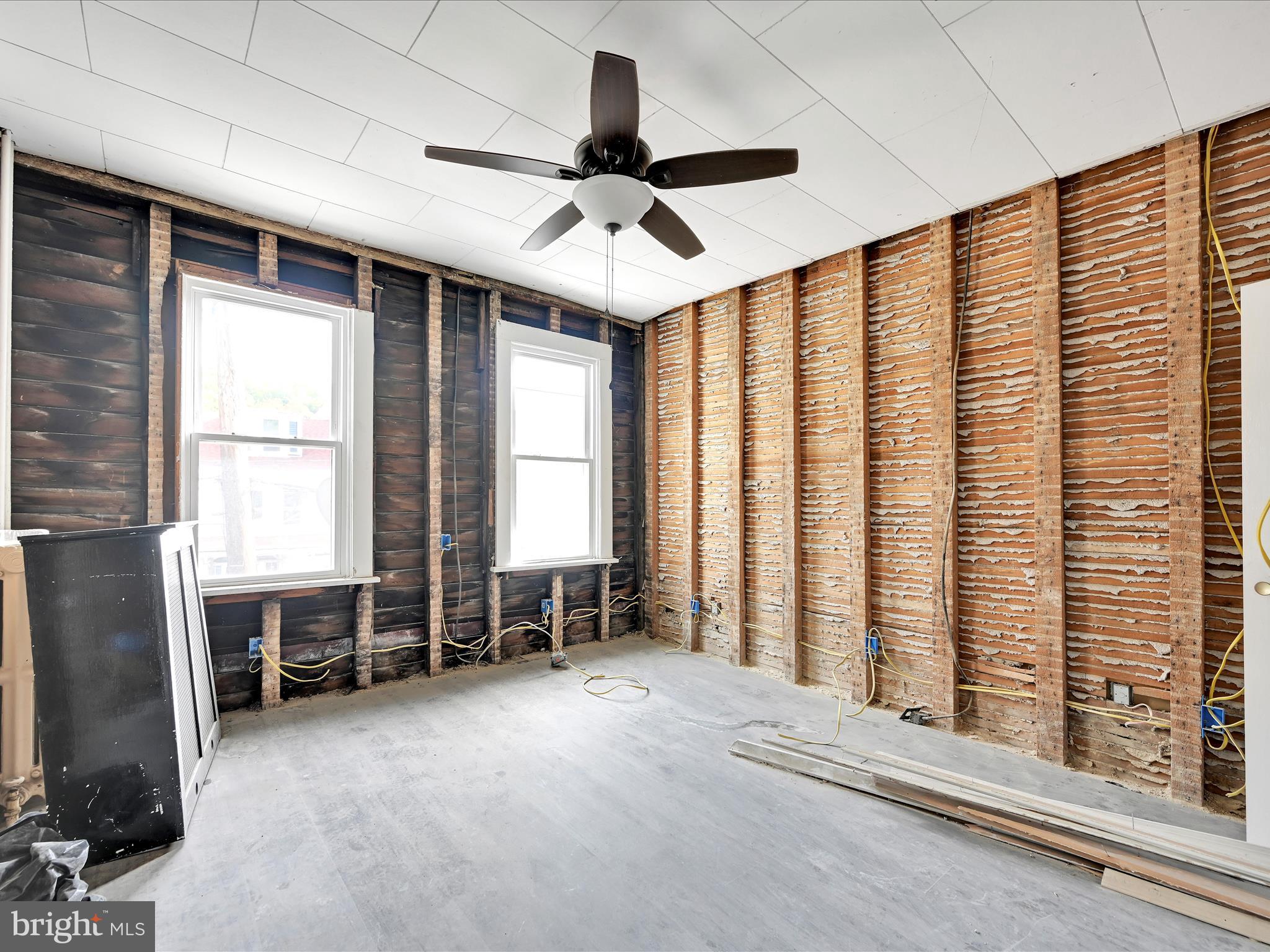 427 East Centre Street Mahanoy City, PA 17948 - Photo 13 of 29 workspace with windows