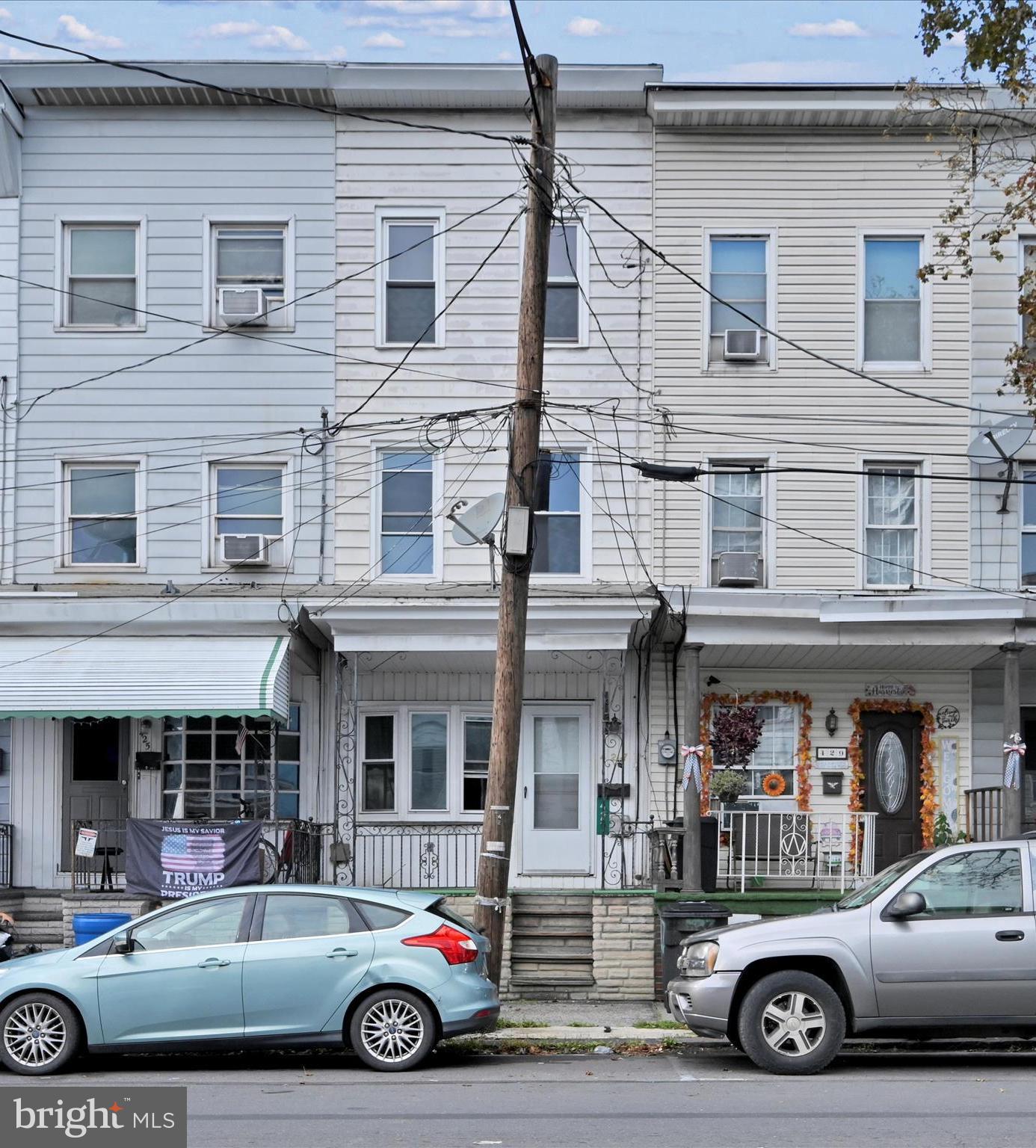 427 East Centre Street Mahanoy City, PA 17948 - Photo 4 of 29 a car parked in front of a building