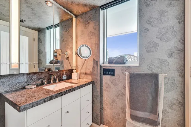 $1,695,000 | 411 North New River Drive East, Unit 3703, Fort Lauderdale, FL 33301