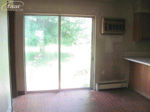 9470 North Bray Road Clio, MI 48420 - Photo 4 of 8 20125095-3.JPG