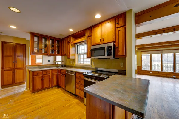 $525,000 | 6509 Dean Road, Indianapolis, IN 46220