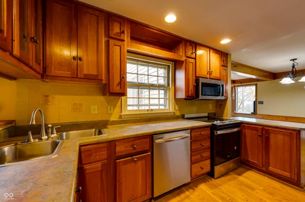 $525,000 | 6509 Dean Road, Indianapolis, IN 46220