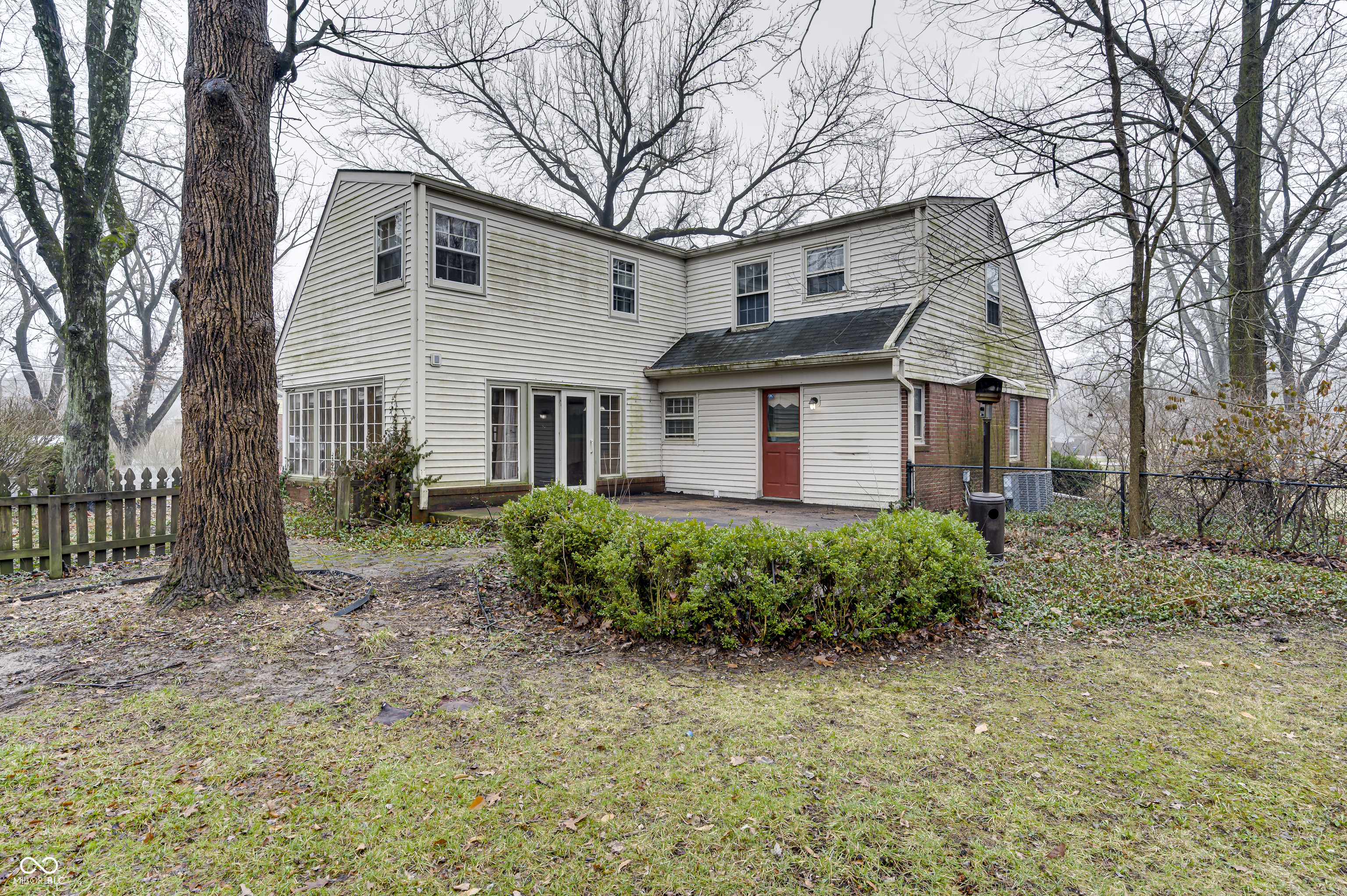 6509 Dean Road Indianapolis, IN 46220 - Photo 5 of 44