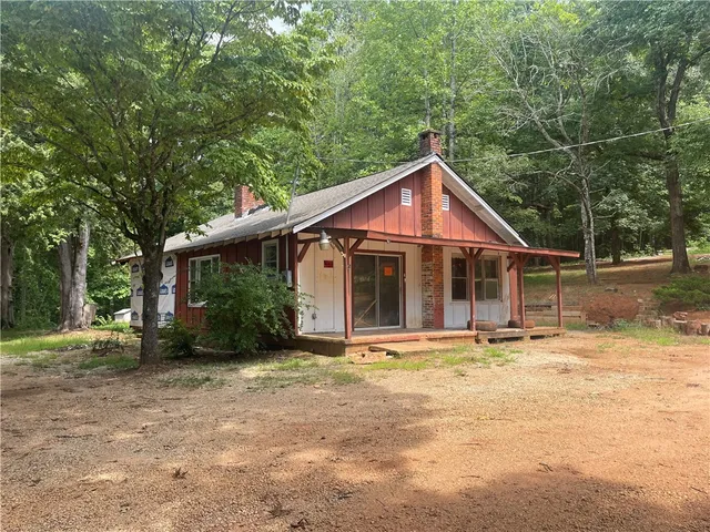 $299,900 | 614 Village Drive, Mountain Rest, SC 29664