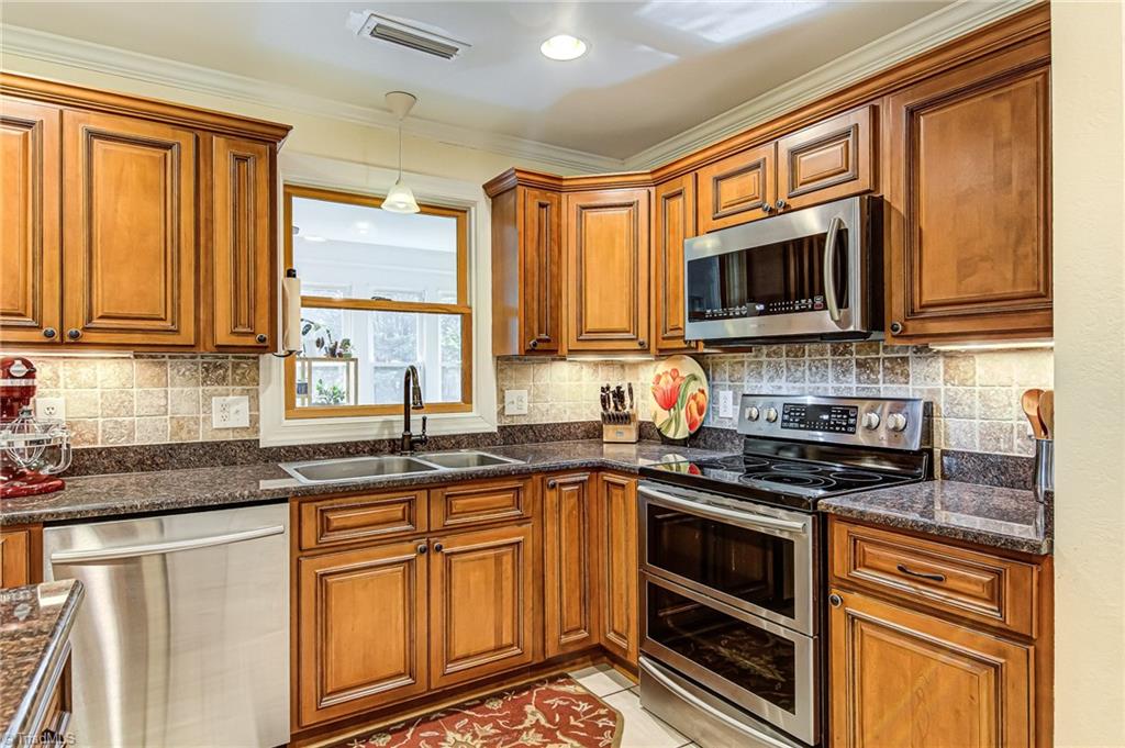 3545 Grandview Club Road Pfafftown, NC 27040 - Photo 11 of 43 Gallery Image 11