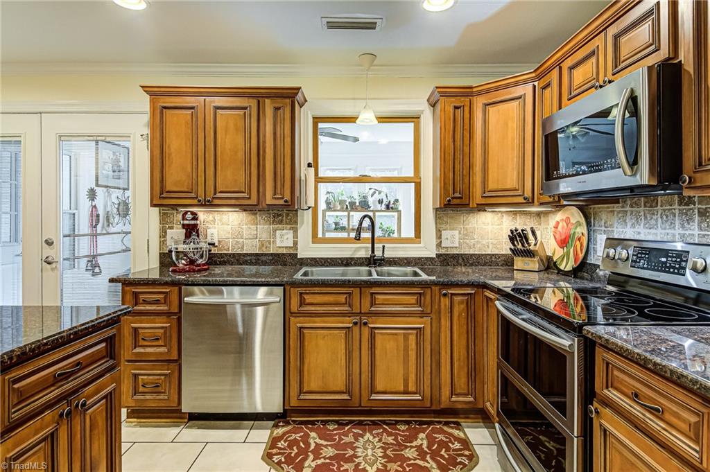 3545 Grandview Club Road Pfafftown, NC 27040 - Photo 13 of 43 Gallery Image 13