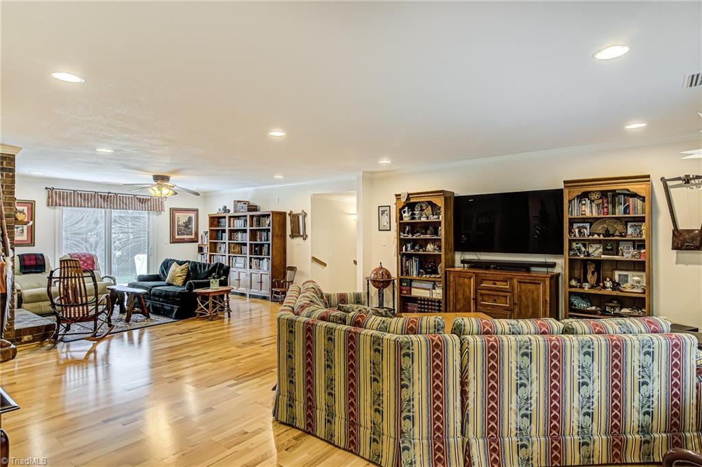 3545 Grandview Club Road Pfafftown, NC 27040 - Photo 4 of 43 Gallery Image 4