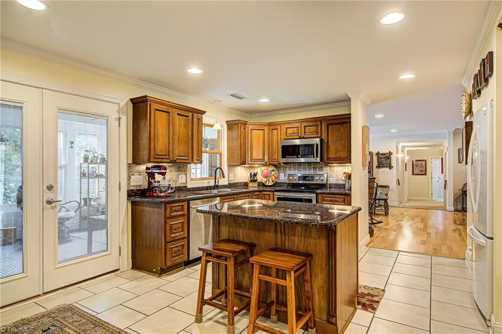 3545 Grandview Club Road Pfafftown, NC 27040 - Photo 10 of 43 Gallery Image 10