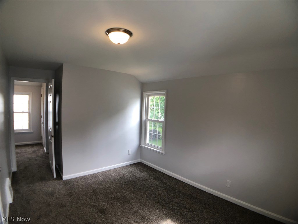 5447 Summit Road Cleveland, OH 44124 - Photo 17 of 25