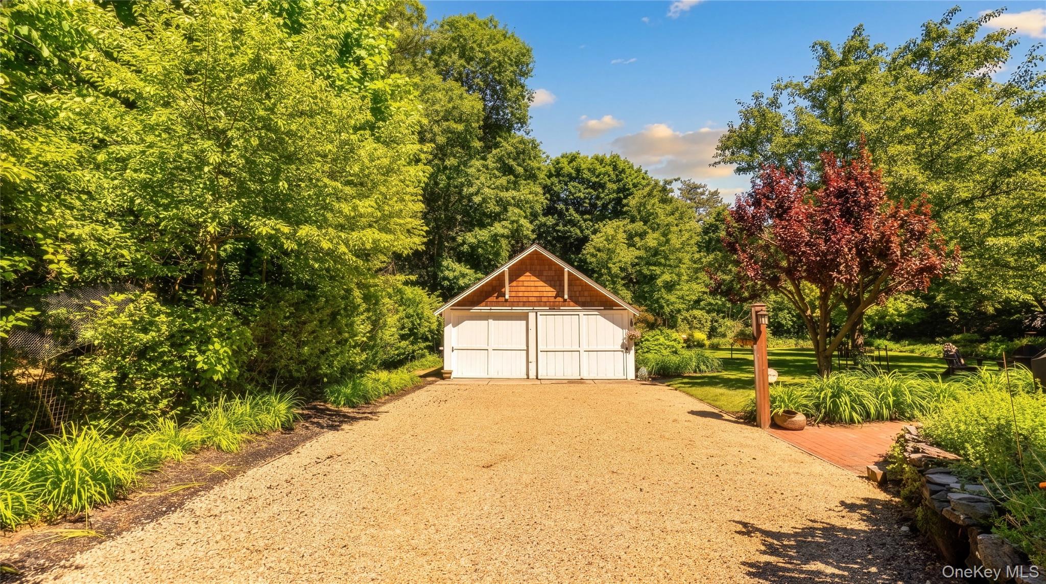 330 South Country Road Brookhaven, NY 11719 - Photo 36 of 40