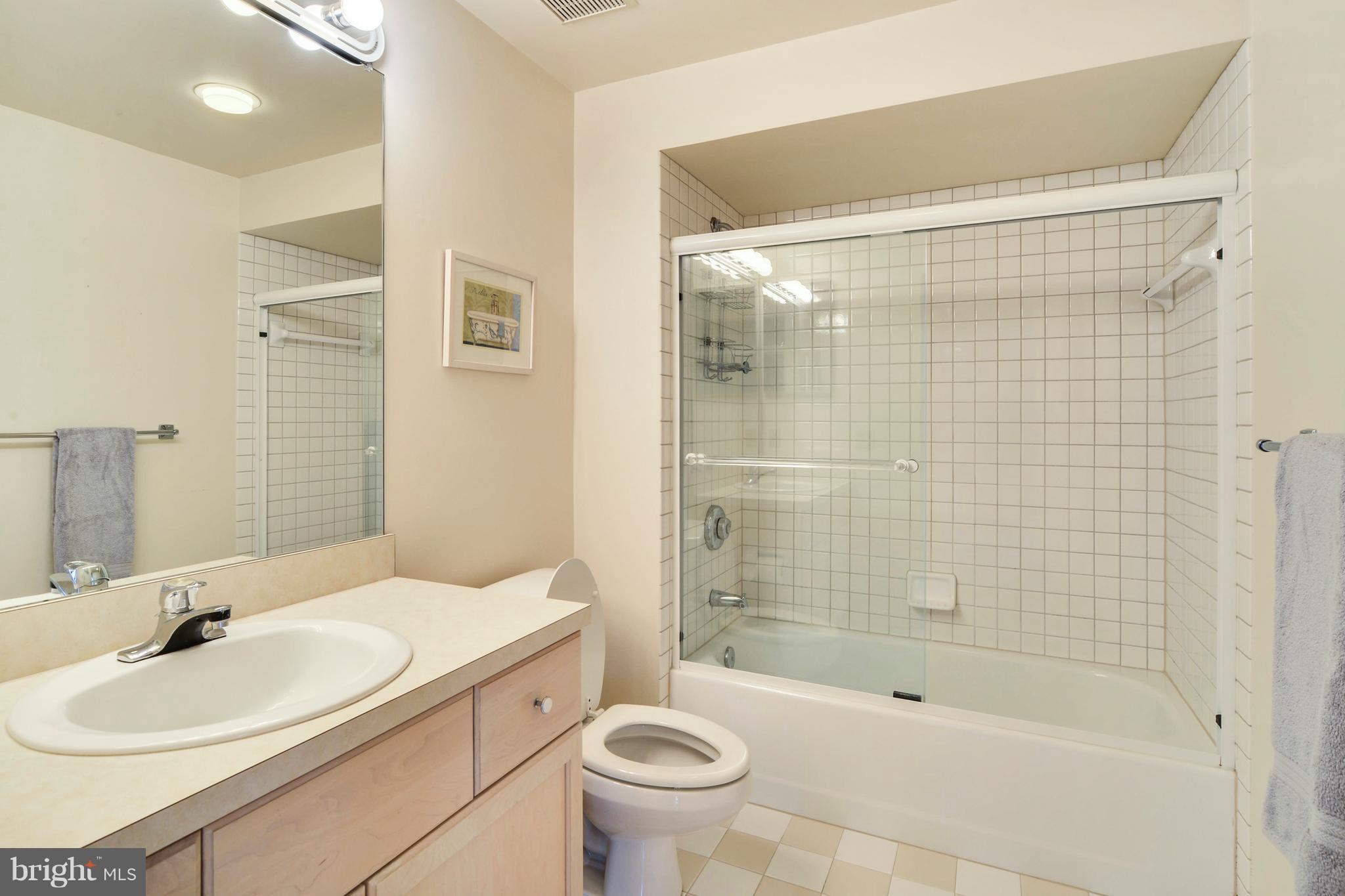 1470 Waterfront Road Reston, VA 20194 - Photo 22 of 30 Upper Level Guest Bath