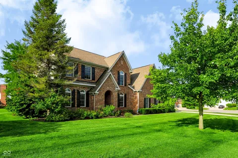 $735,000 | 8765 Lily Court, Zionsville, IN 46077