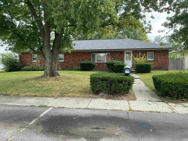 $130,000 | 2500 North Oakwood Avenue, Muncie, IN 47304