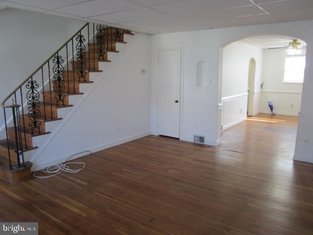 355 Hampden Road Upper Darby, PA 19082 - Photo 4 of 19 Living Room