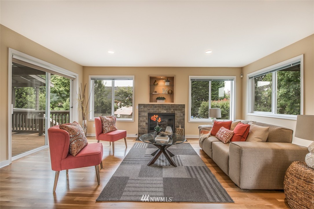 113 North 78th Street Seattle, WA 98103 - Photo 3 of 23 Gallery Image 3